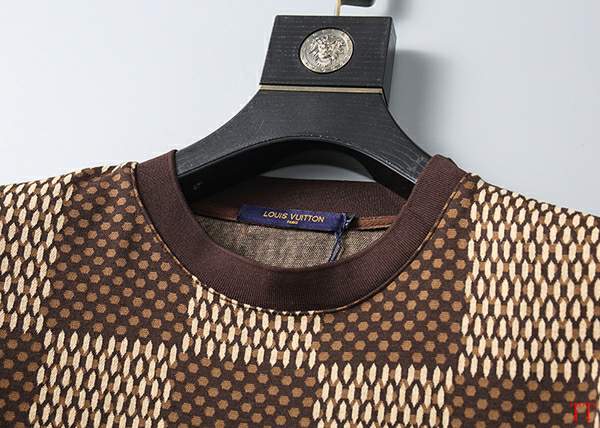 Picture of LV Shirt Pant Suits _SKULVM-3XL20tn0422987